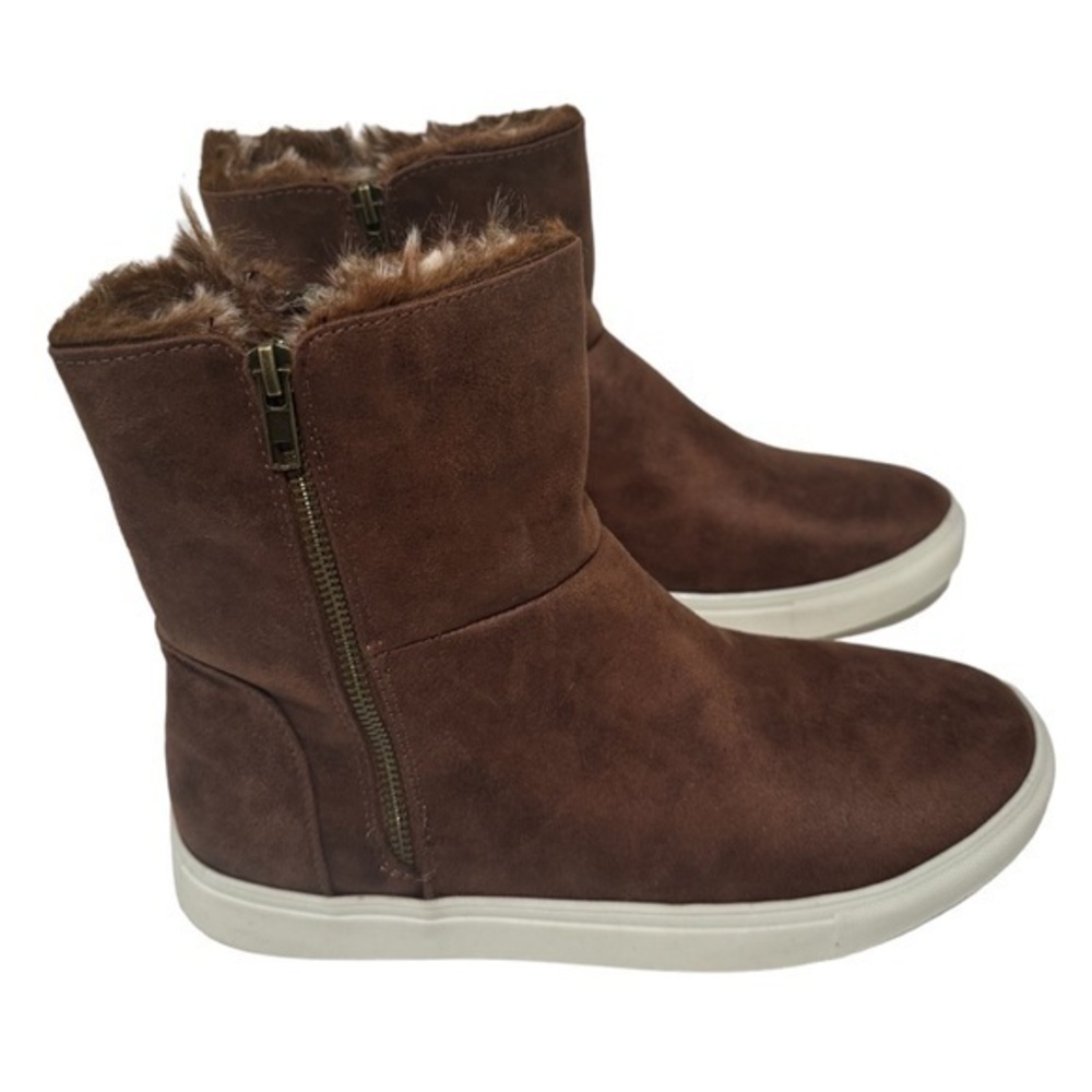VERY G woman's tan plusher boots size 9.5